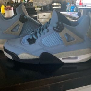 Jordan 4 university blue